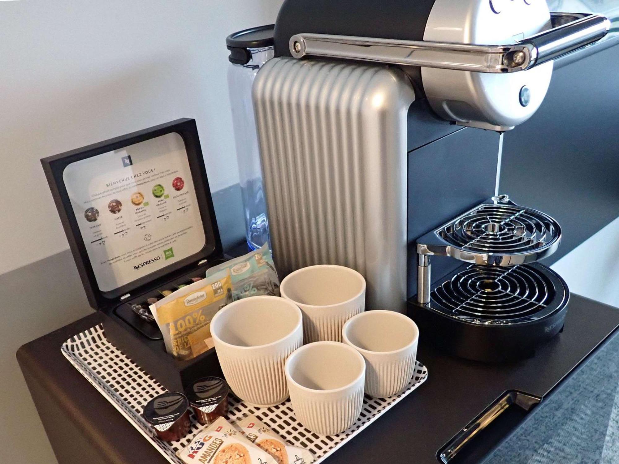 Отель Ibis Styles Geneve Carouge Экстерьер фото